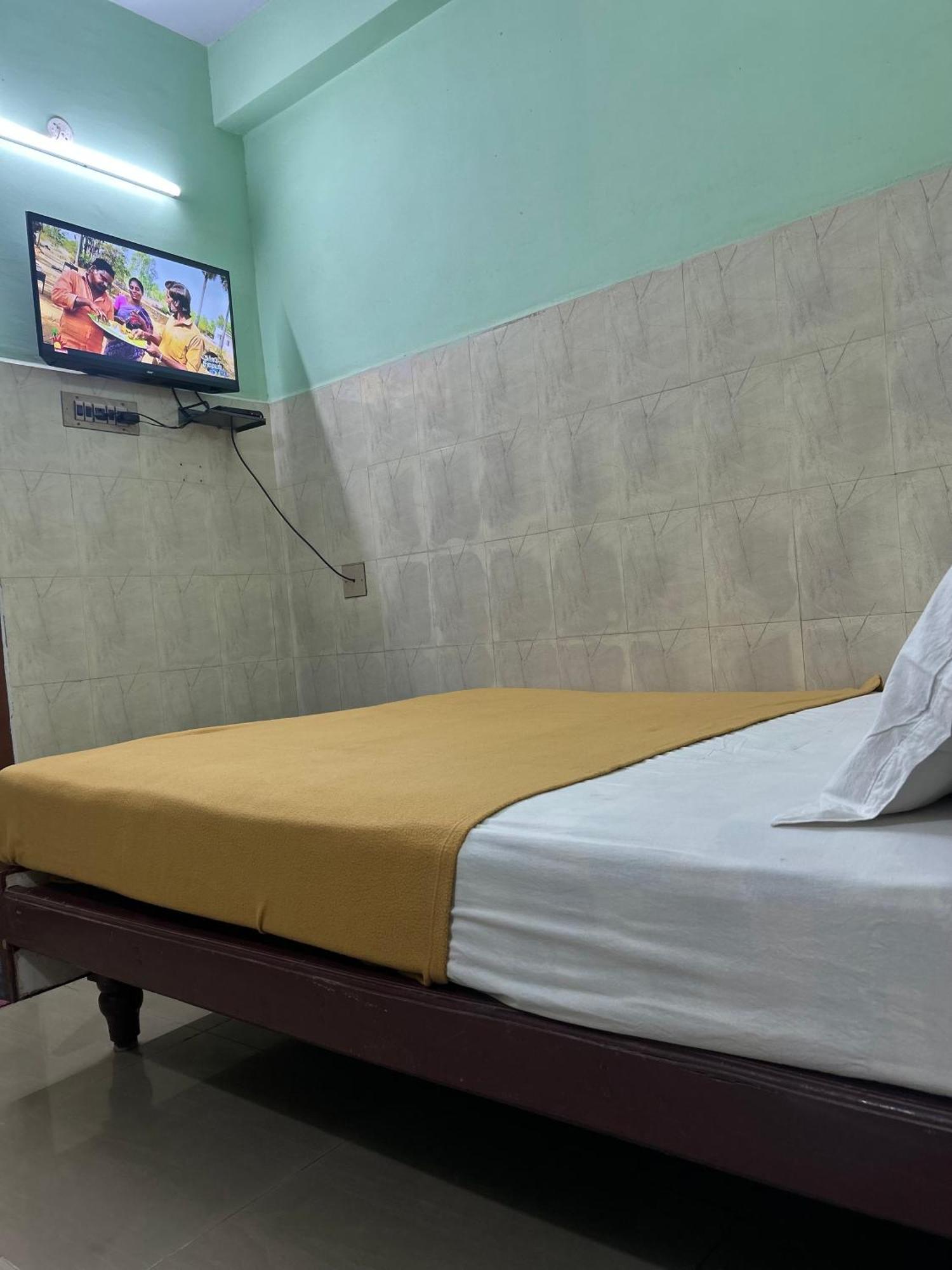 Hotel Chola Lodge Arantangi Luaran gambar